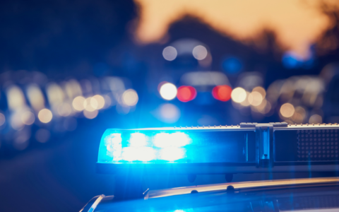 Auto si ribalta in via Emilia Ovest, intervento dei soccorsi