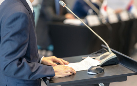Fratoianni a Parma: «Sui giovani dal governo solo ipocrisia»