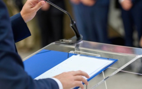Vignali critica la Giunta Guerra: accuse su sicurezza e opere