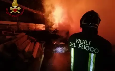 Incendio al ristorante Tramvai, clienti evacuati a Parma
